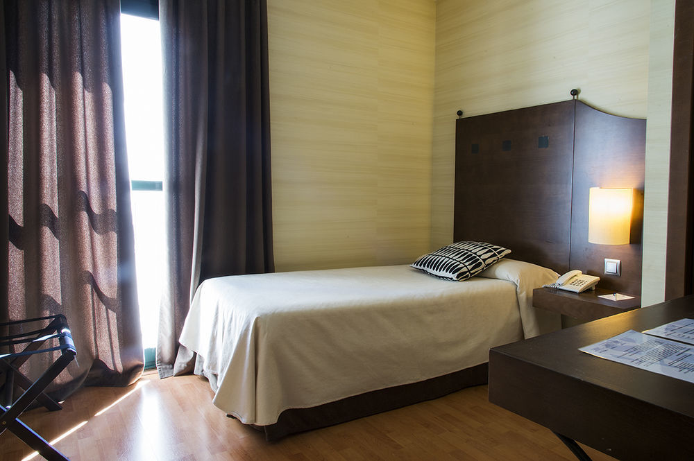 Exe Agora Caceres Hotel Eksteriør billede